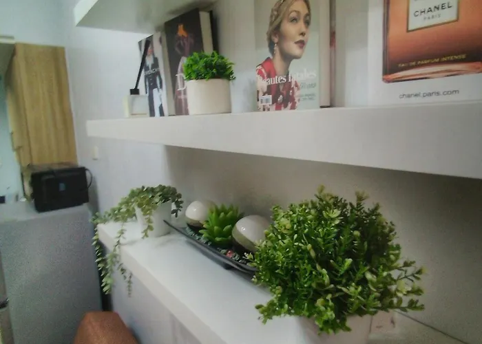 The Pent - Serene At Shore Moa Apartment Manila